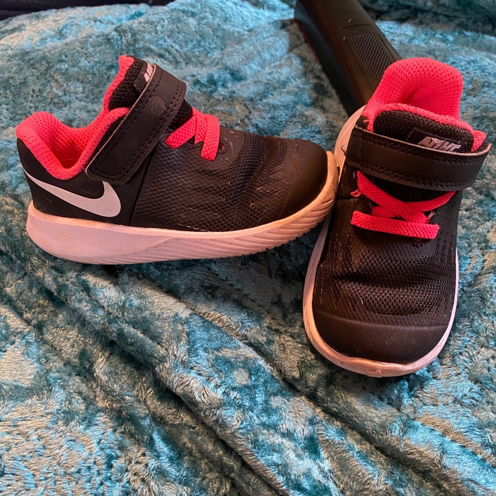 Toddler girl Nike tennis shoes